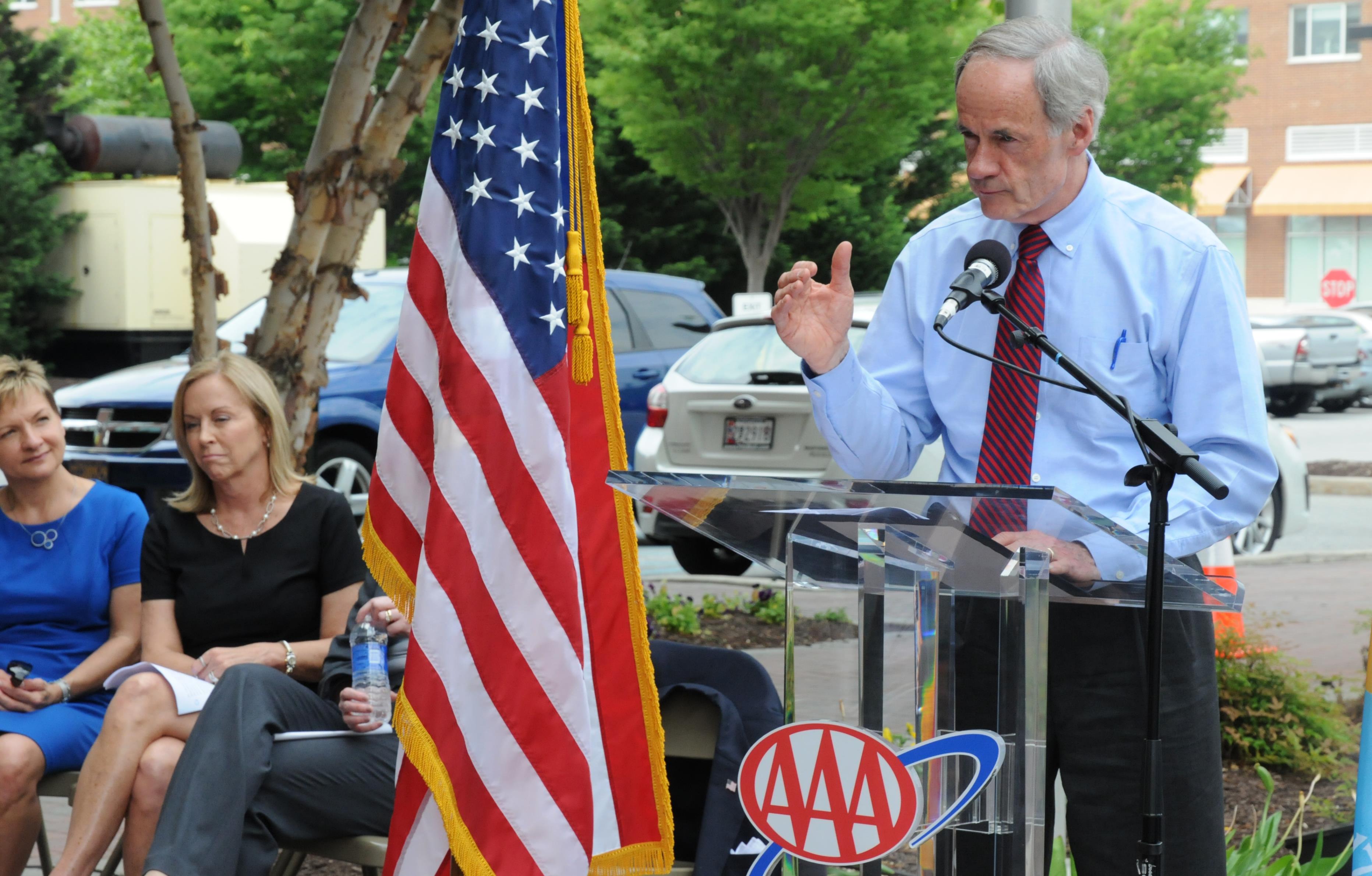 https://outreach.senate.gov/iqextranet/Customers/Sen_Carper/Transpo-Event-Slider.jpg